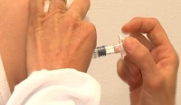 Migliorano le coperture vaccinali, ma non in adolescenza
