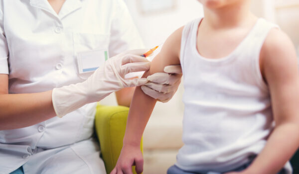 Vaccini in età evolutiva, il piano in Italia