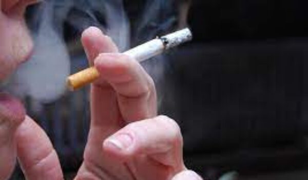 Effetti del fumo di tabacco e della nicotina sulla cognizione e sul cervello legati all’età: una revisione sistematica della letteratura umana e animale che confronta adolescenti e adulti