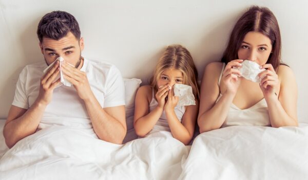 Malanni di stagione, da gastroenteriti a influenza e virus respiratori: prevenzione, sintomi e rimedi