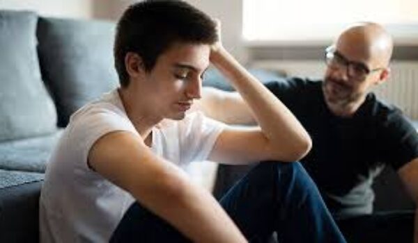 Cambiamenti nello stress correlato alla salute del COVID-19 negli adolescenti, nelle relazioni genitori-adolescenti e nella salute mentale durante la pandemia di COVID-19: l’effetto dei tratti della personalità
