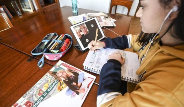 Adolescenti e disagio mentale: quanto pesa il fattore scuola?