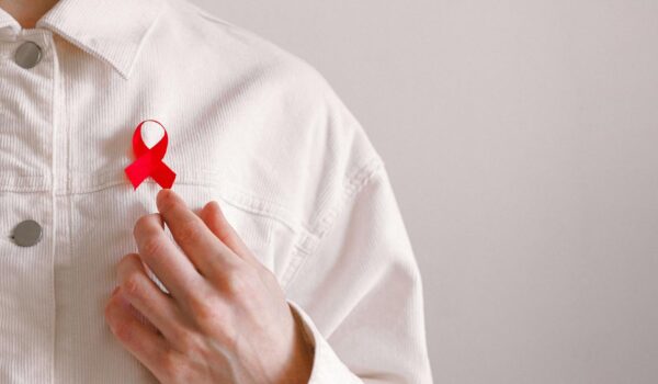 Hiv, terapie ‘long acting’: un’iniezione ogni due mesi