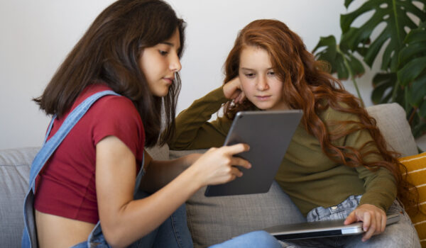 Fondazione Pro: dati allarmanti da una survey sugli adolescenti italiani