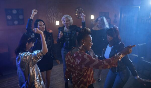 Nostalgia, ecco perché la musica della nostra adolescenza ci fa ballare