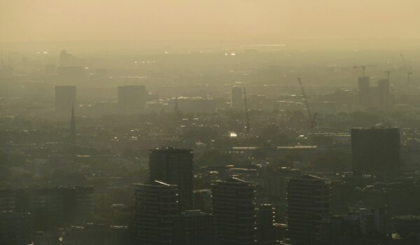 Smog, 17 Società scientifiche al Governo: “Recepire la direttiva Ue entro dicembre e senza deroghe”